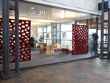 CoverSingle rumdeler i filt i bank (1)